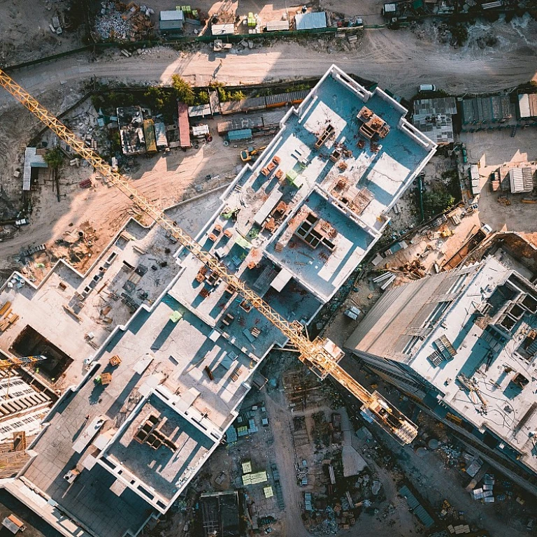 Les avantages des murs en béton préfabriqué dans la construction moderne