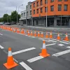 Poteau de signalisation et signalisation de chantier : des repères indispensables pour sécuriser les zones de travaux