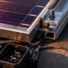Panneaux solaires en toiture : contraintes techniques et réglementation pour les professionnels du bâtiment